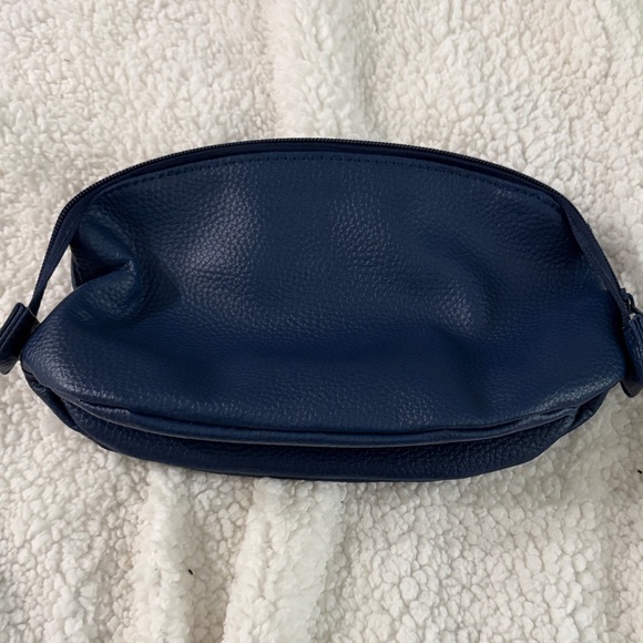 Doterra Navy Blue Cosmetic Bag - Picture 2 of 4